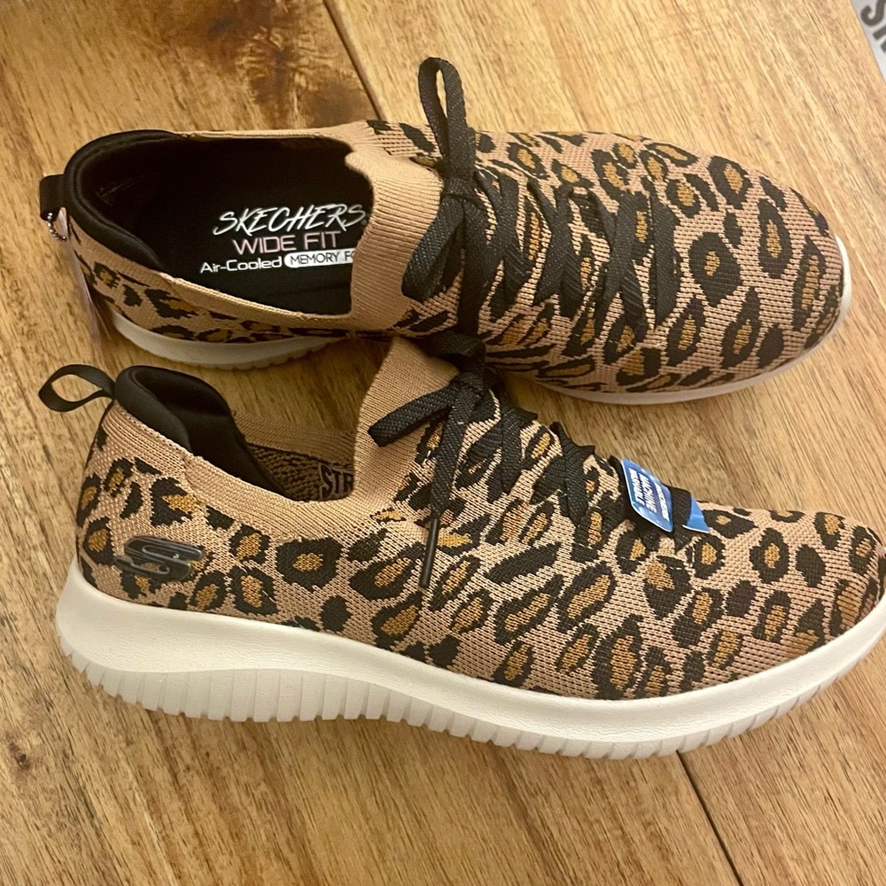 Skechers Women's Tan and Black Leopard Slip on Sneakers - NWOB - Picture 2 of 7
